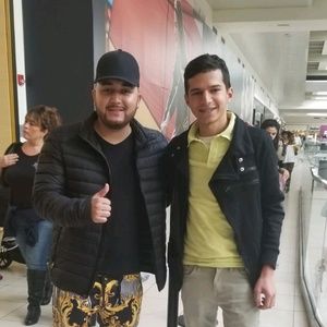 Meet your Posher, Genaro